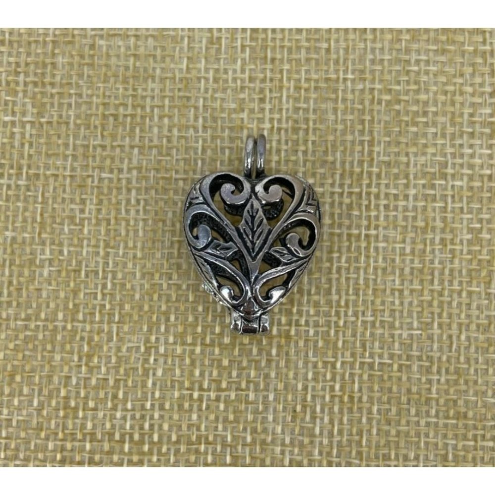 Vintage Camco Pendant Filigree Heart Cage Hinged Locket Opens Silver Tone